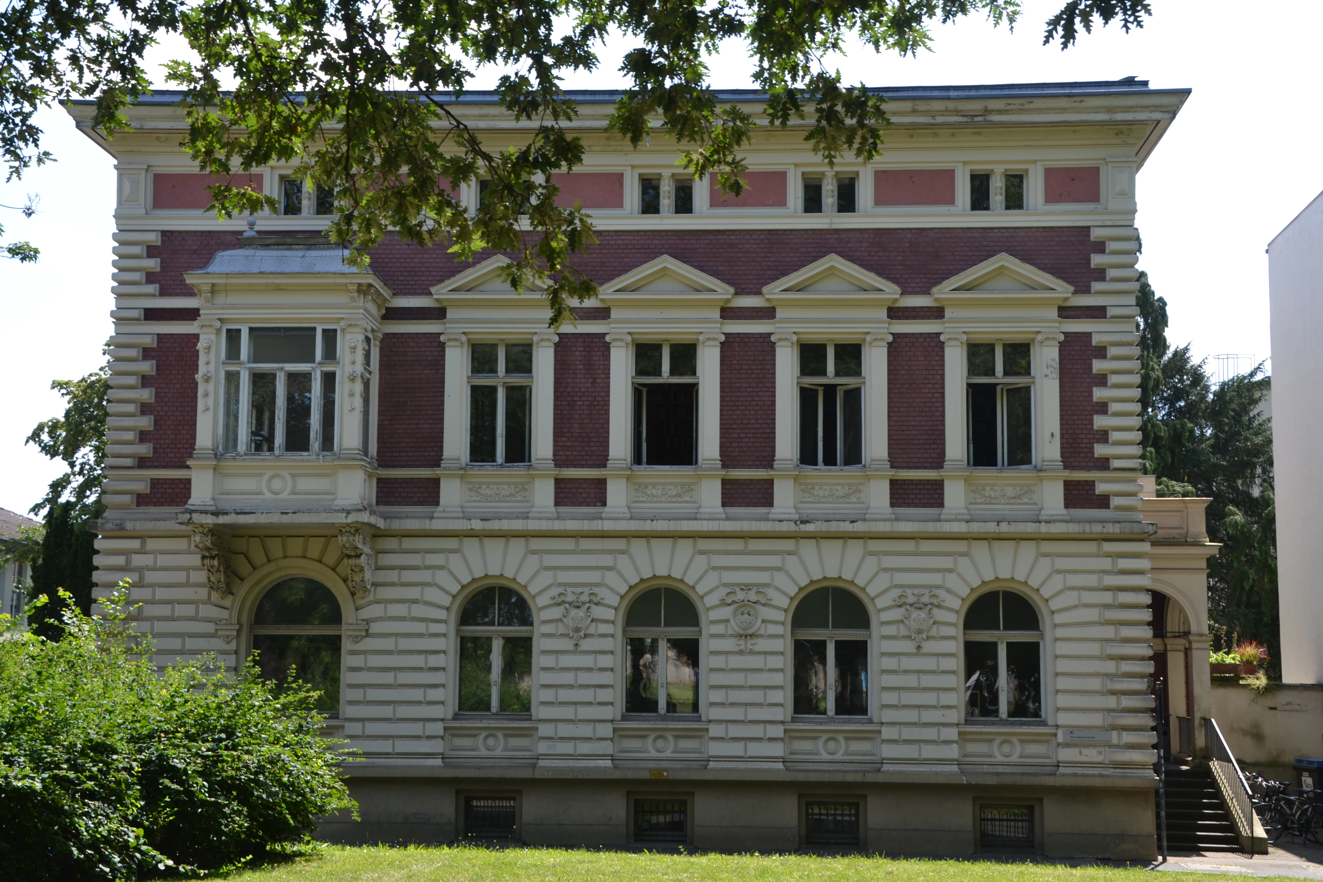  Lilian Sekkai/ Universität Bonn