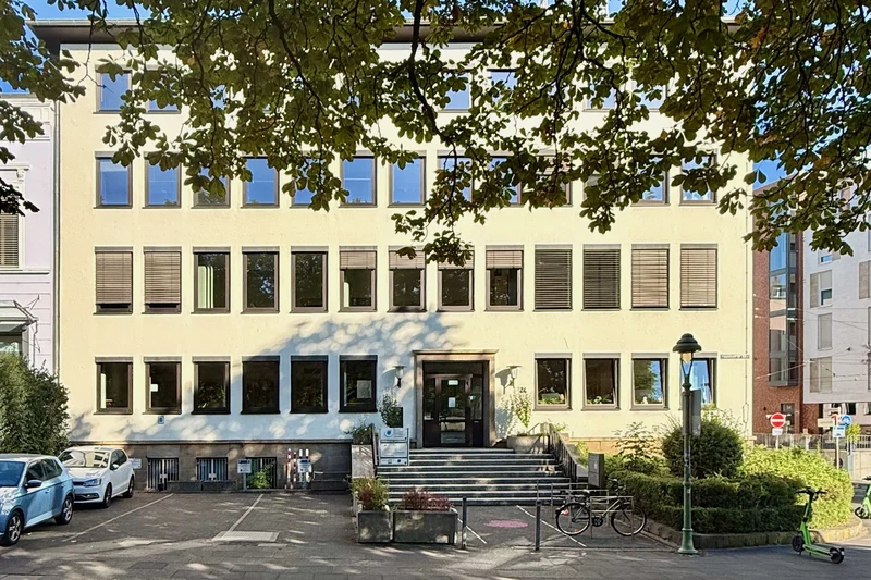 Front Gebäude