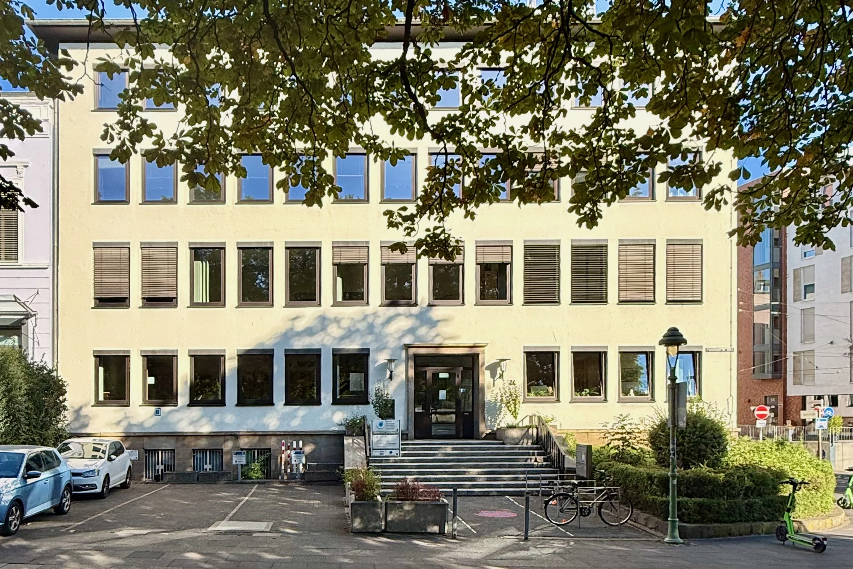 Front Gebäude